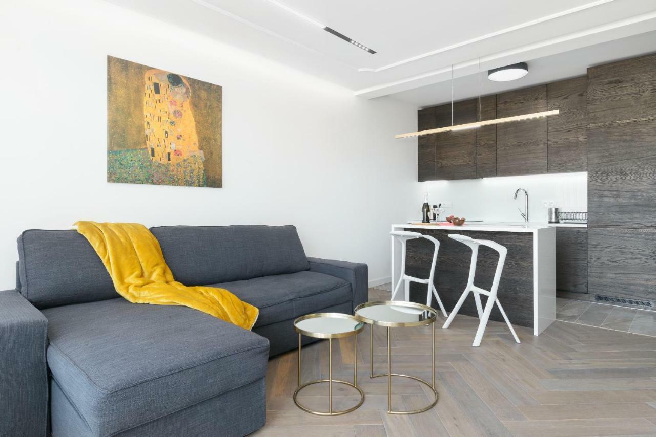 Perfectely Located Stay With Free Parking Poznan Exterior photo